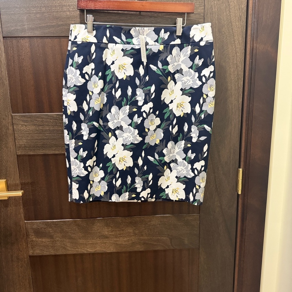 Ann Taylor Factory Floral Pencil Skirt - Navy and White